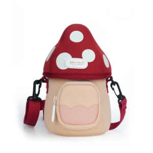 Czerwona torebka dla dziecka w kształcie muchomora marki Zoy Zoii na białym tle